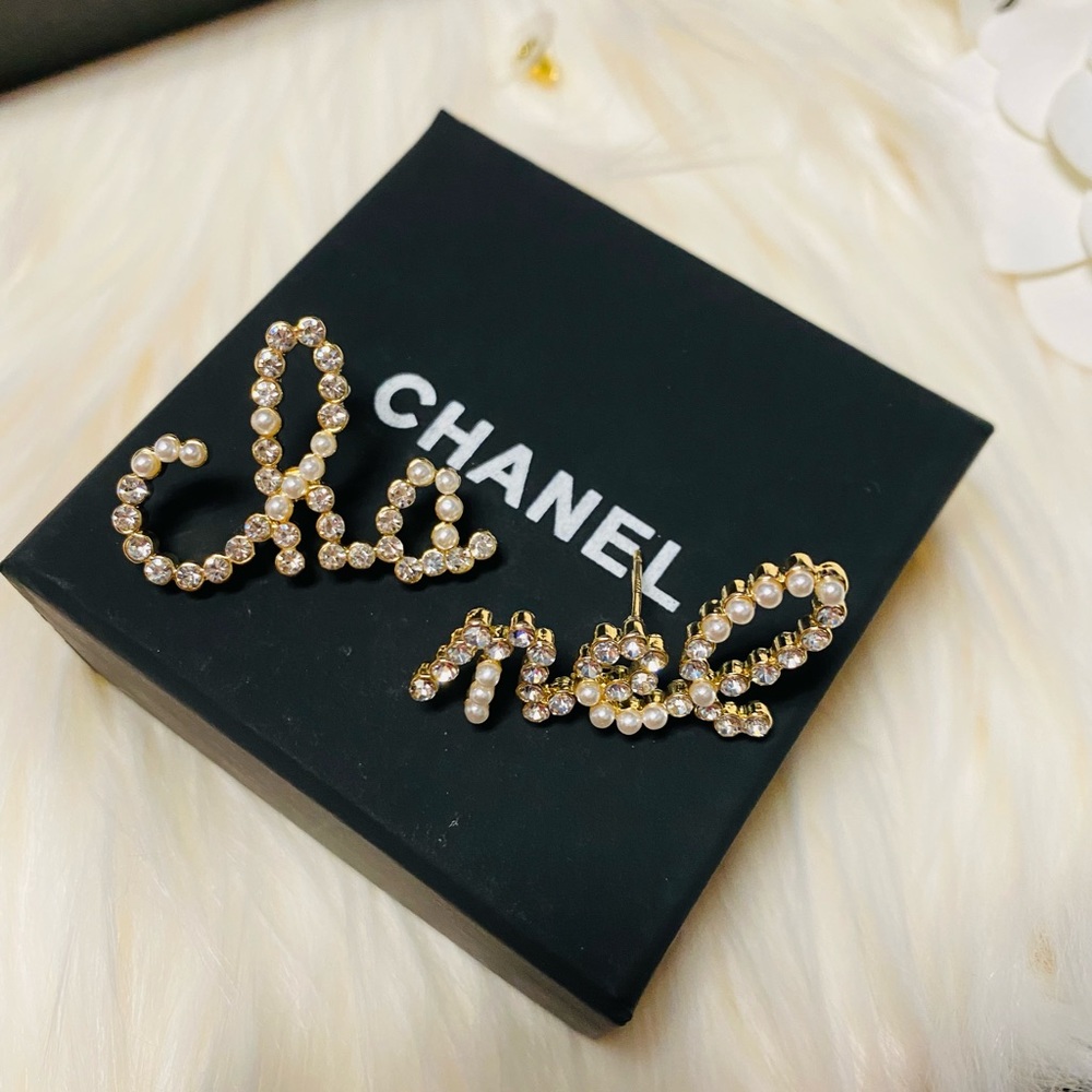 😍Chanel Words Rhinestones & Pearl Combo Studs